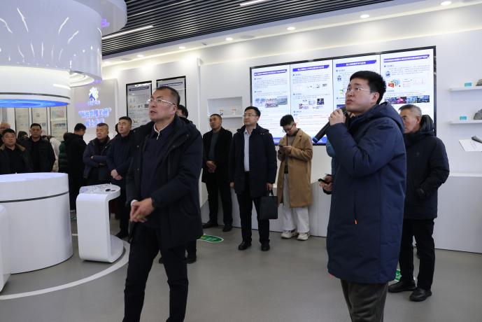 市人大常委会副主任陈铁英率三级人大代表调研团莅临稀土新材料技术创新中心 考察指导